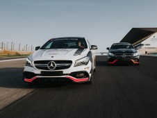 Conduzir um Mercedes AMG CLA45 1 volta + 1 volta em co-piloto